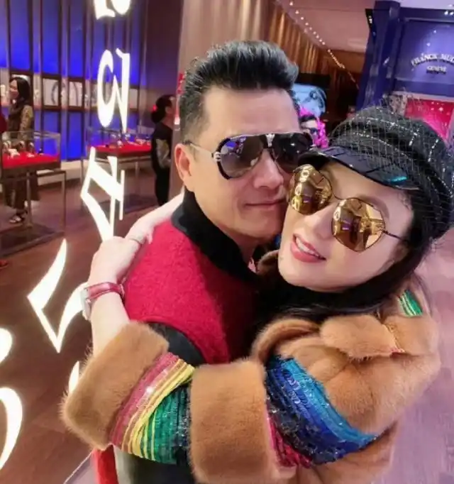 吕良伟三个老婆图片_吕良伟周海媚邝美云杨小娟