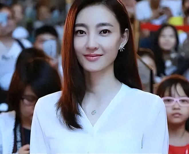 王丽坤与他同居8年