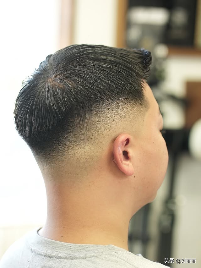 男生发型名字大全_男士多场景适配发型_男士渐变短发造型