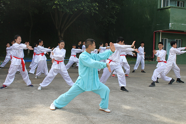 贵阳军事化夏令营哪家好？这4家评价