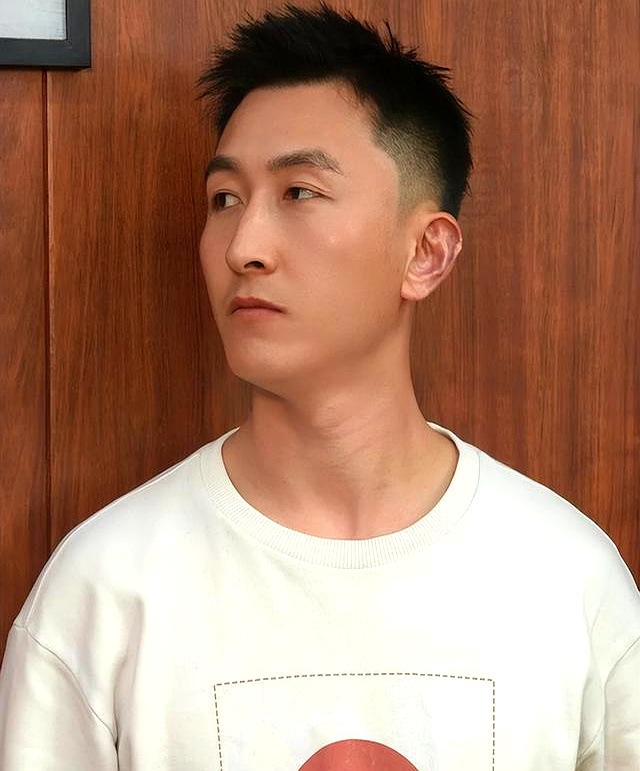 三四十岁男士发型_男生发型名字大全_成熟稳重年轻气质发型