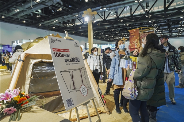 骆驼ISPO北京展_沙漠艺境露营展区_骆驼自动充气时间