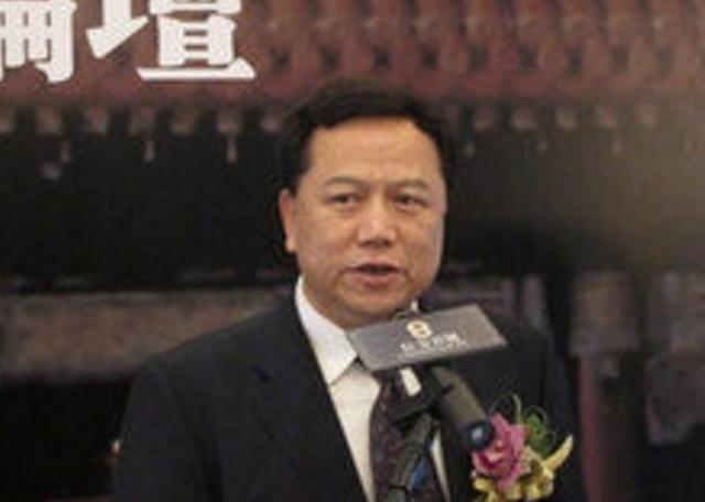 43岁阔太王艳的富豪老公和“两个儿子”,两子相差24岁