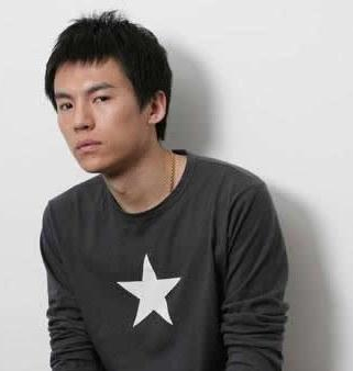 43岁阔太王艳的富豪老公和“两个儿子”,两子相差24岁