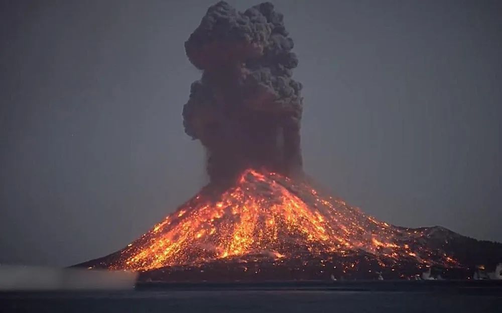 日本活火山预警_日本火山连续两天爆炸性喷发_樱岛火山喷发