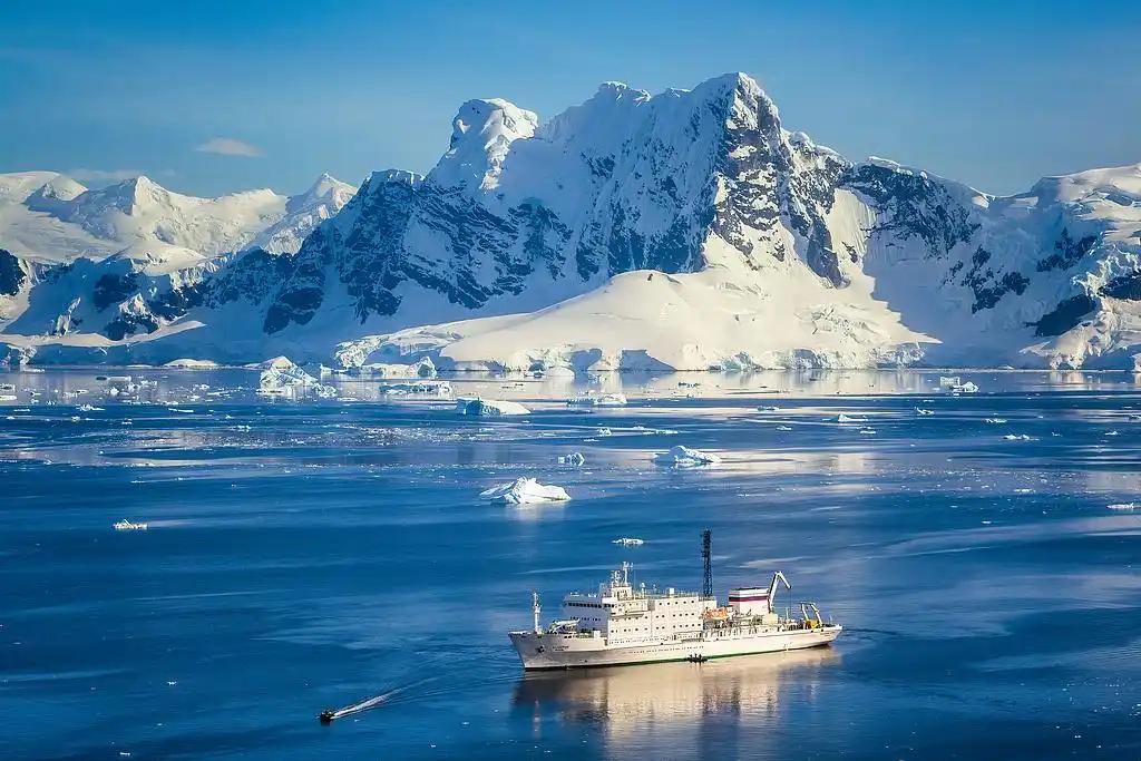 20万跌至5万 南极游价格“雪崩”是馅饼还是陷阱？旅行社最新回应