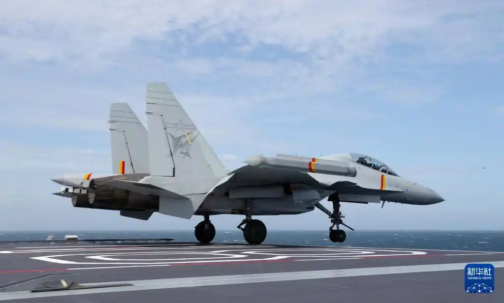 海军福建舰首次海上实兵训练_福建舰航母编队多科目训练_福建舰入列后首次海上实兵训练
