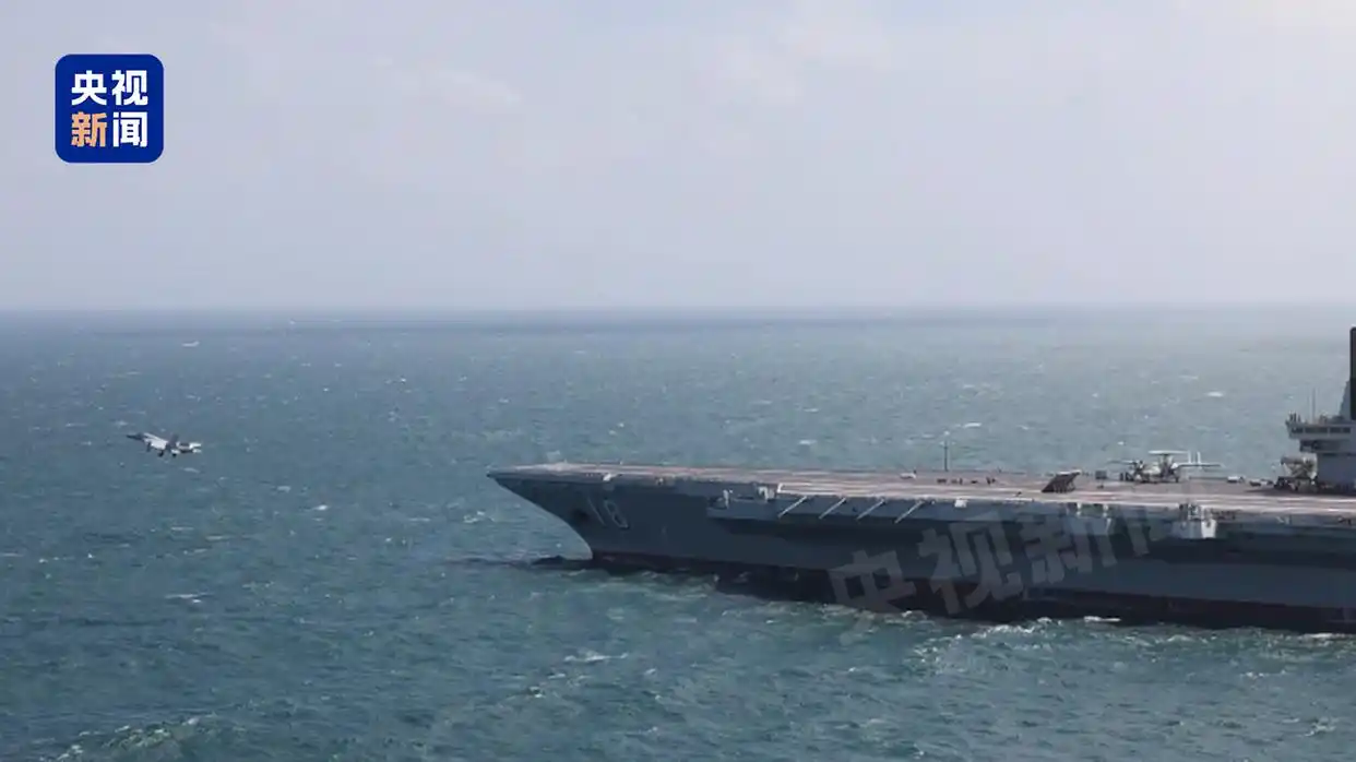 歼-35舰载机弹射起飞_福建舰首次海上实兵训练_福建舰入列后首次海上实兵训练