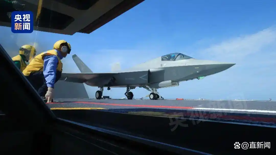 歼-35舰载机弹射起飞_福建舰入列后首次海上实兵训练_福建舰首次海上实兵训练