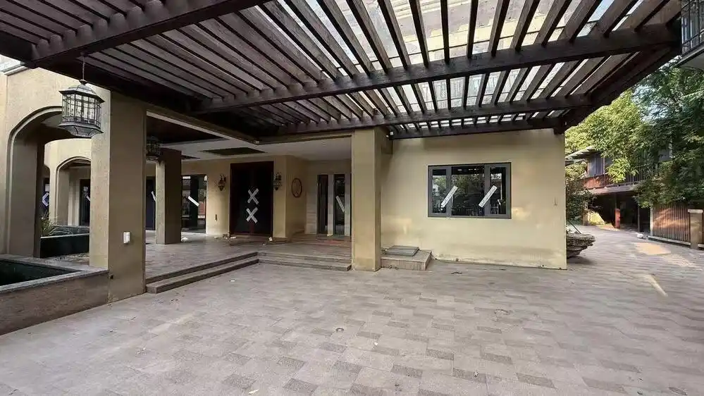 深圳一凶宅拍卖引30人争抢_深圳华侨城纯水岸法拍别墅成交价最高纪录_深圳法拍房成交价历史纪录刷新