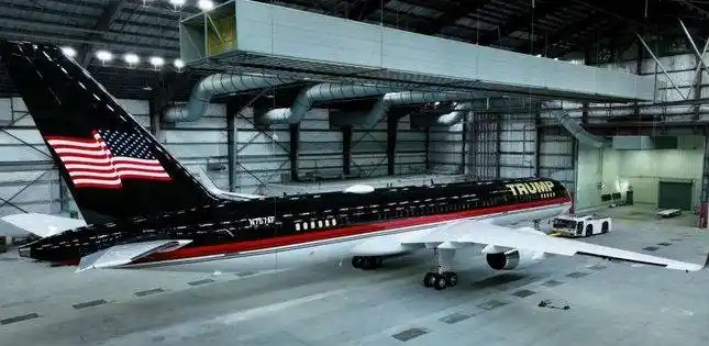 特朗普因直升机故障改乘备用机_特朗普空军一号 波音757 私人公务机