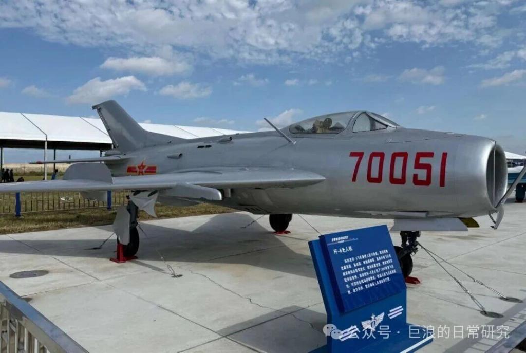 重新服役数十年后首次公开 无人型歼-6引发西方观察家高度重视