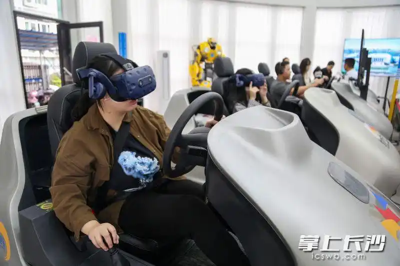 驾驶模拟器学驾宝_VR驾驶模拟器+AI机器人教练_智慧驾培园