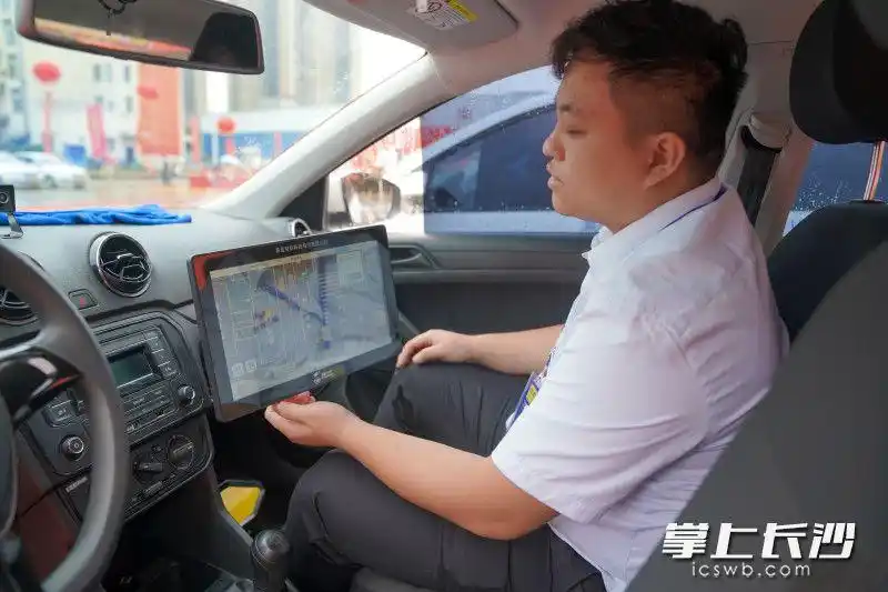 VR驾驶模拟器+AI机器人教练_驾驶模拟器学驾宝_智慧驾培园
