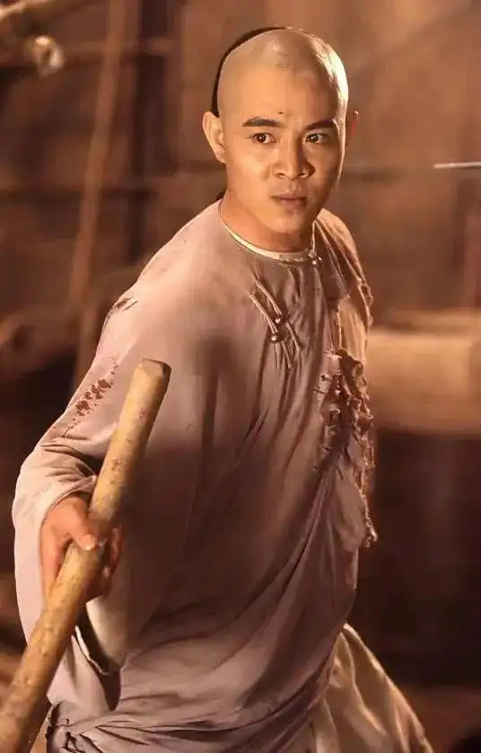 李连杰卸任国际武联形象大使_吴京接任武术形象大使_李连杰的新身份：001号终身志愿者