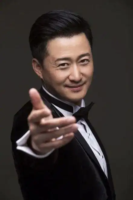 李连杰卸任国际武联形象大使_李连杰的新身份：001号终身志愿者_吴京接任武术形象大使