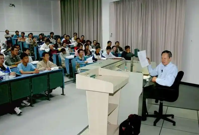 杨振宁生平事迹_杨振宁科学贡献_杨振宁逝世