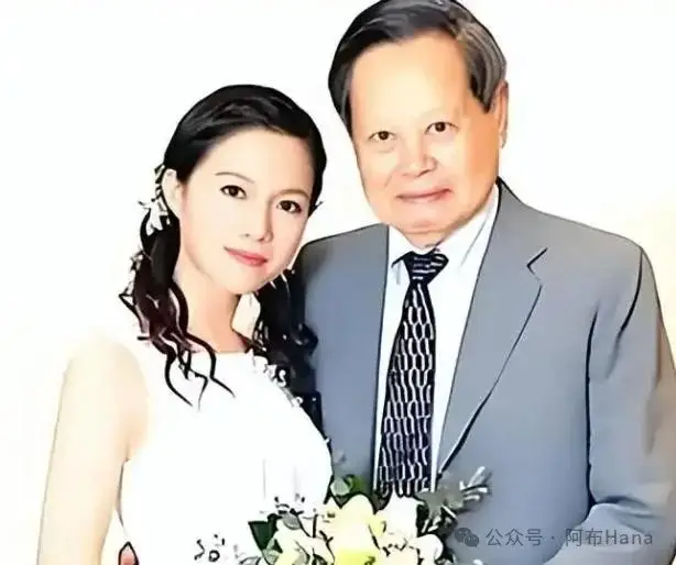 杨澜采访杨振宁 翁帆怎么办 杨振宁遗嘱与爱情_翁帆：杨先生离开的时候一定很欣慰