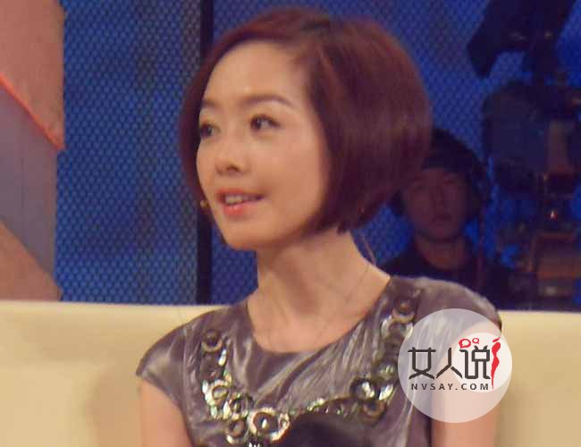 鲁豫素颜照略显憔悴 两条细腿瘦如竹竿太吓人疑患厌食症