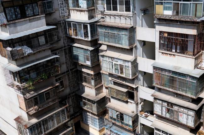 深圳一凶宅30人争抢699.8万拍出 价格优势胜心理阴影