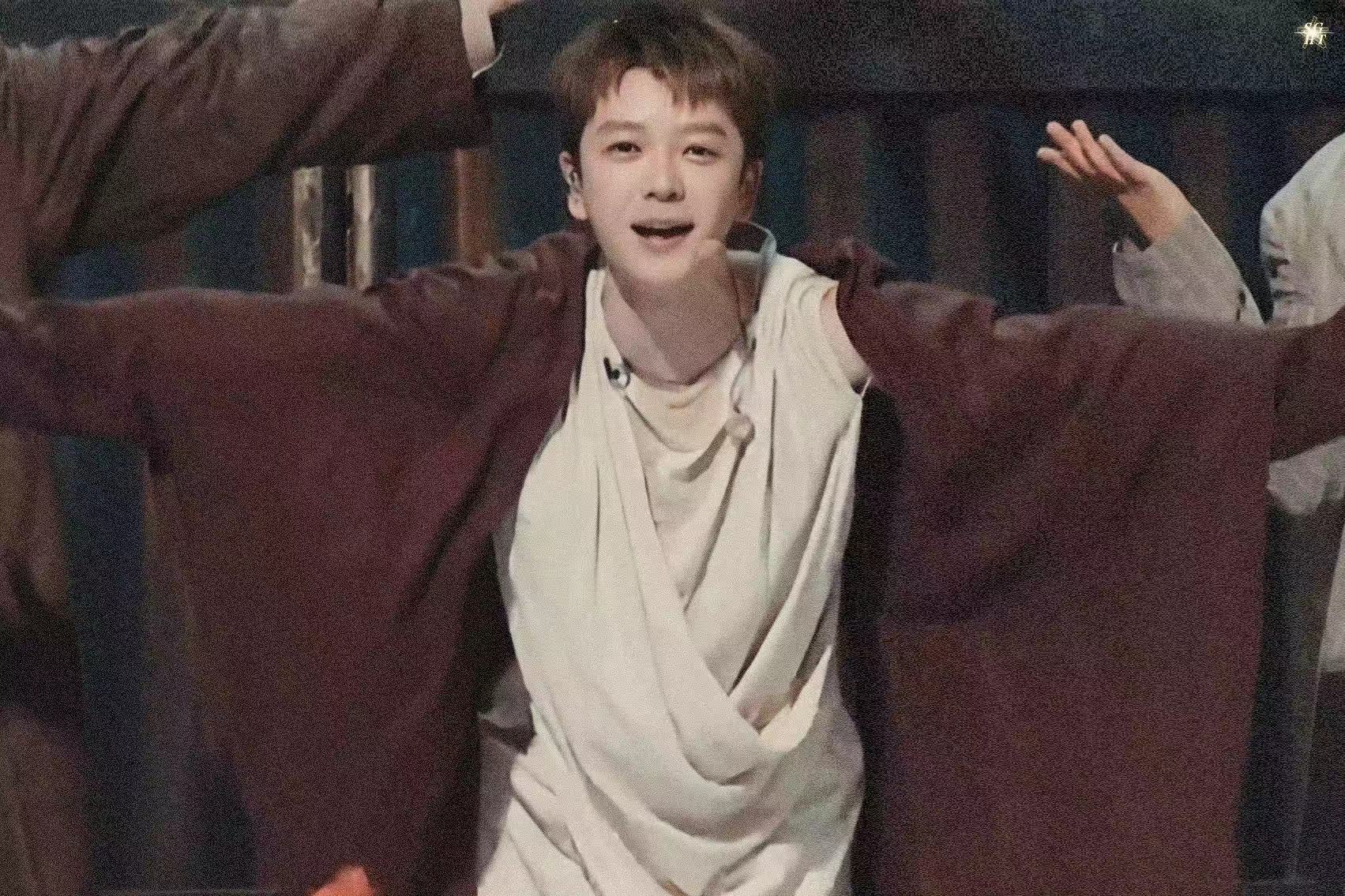 俞灏明张杰王栎鑫_披荆斩棘4陈楚生张远王栎鑫俞灏明_披荆斩棘40713兄弟合体