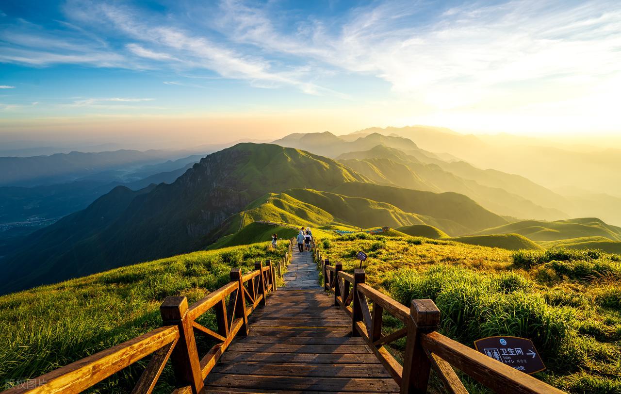 中国网红达人有哪些人_中国网红景点自驾游_高铁旅行攻略