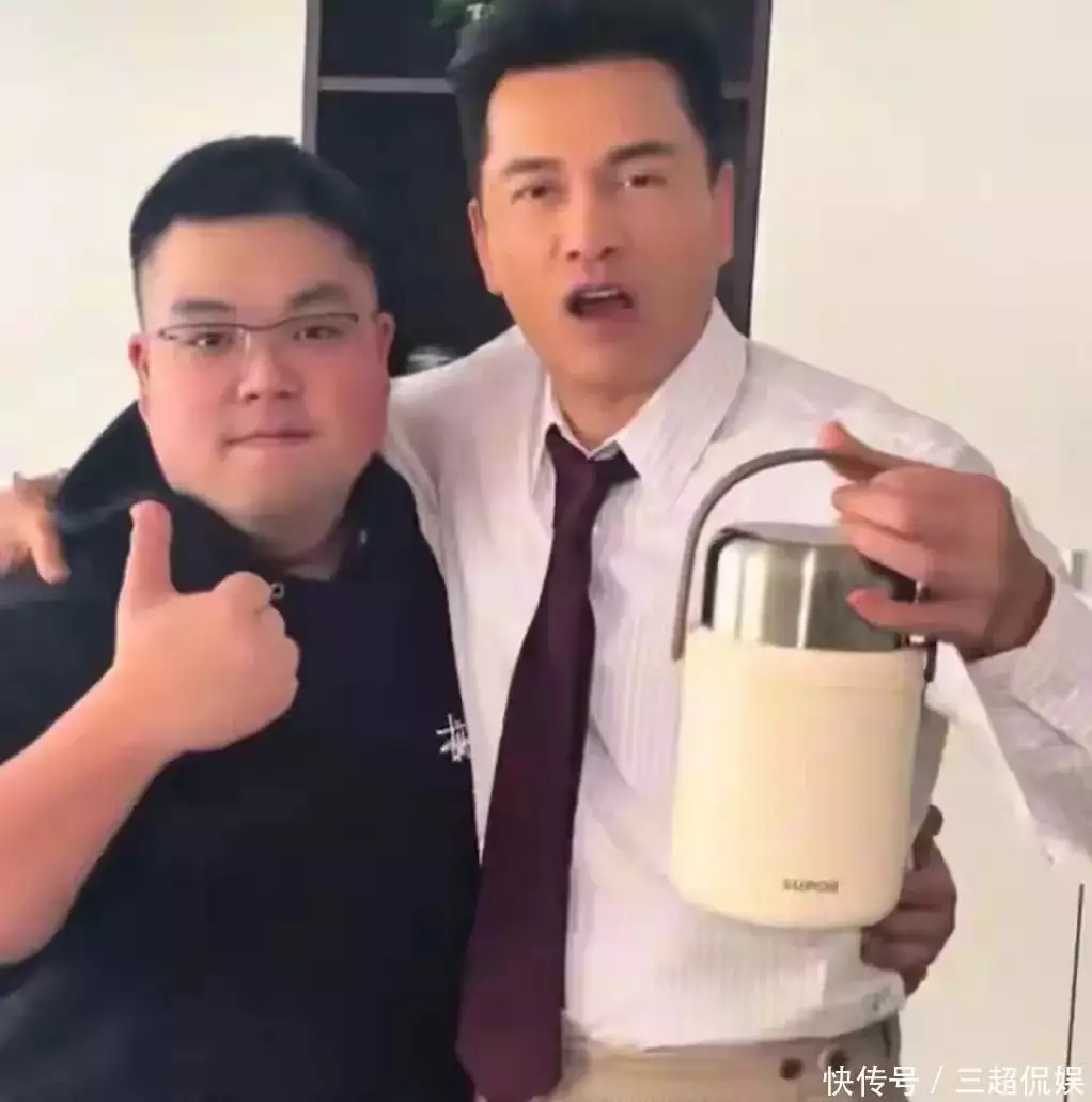 吕良伟杨小娟冻龄夫妻_冻龄夫妻保养秘诀_吕良伟的老婆是谁