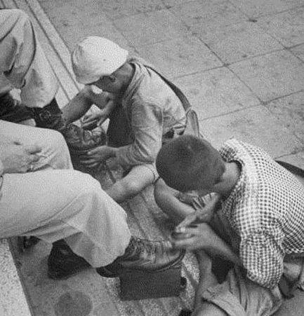 战地记者日本_战后日本经济崩溃_日本侵华战争灾难