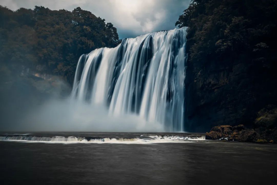 高铁沿途风景_中国最美火车路线_火车图片