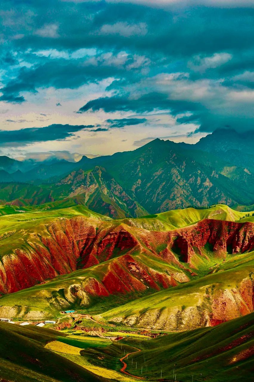 中国最美火车路线_高铁沿途风景_火车图片
