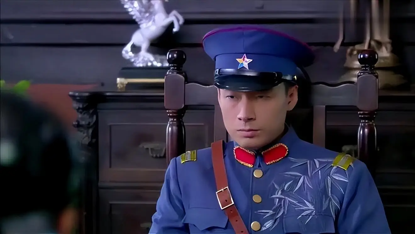 24岁男演员兼职送外卖_娱乐圈经济形势艰难_明星降薪接戏现象