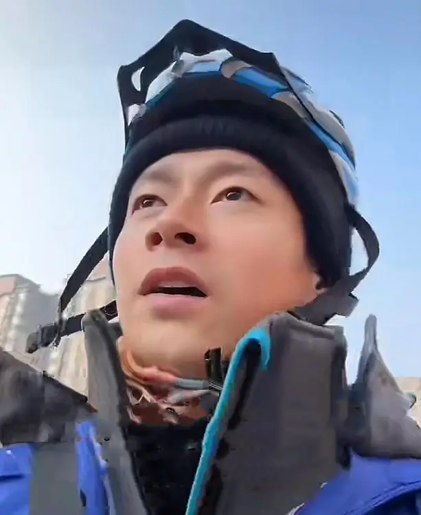 娱乐圈经济形势艰难_24岁男演员兼职送外卖_明星降薪接戏现象
