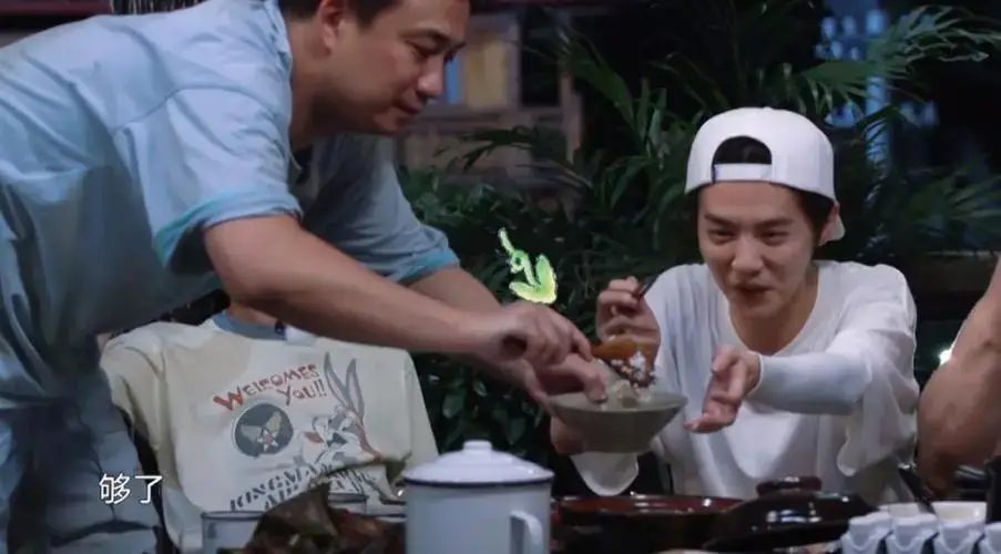 黄磊称会继续给何炅做饭_黄磊做饭好不好吃_陈赫回应黄磊厨艺
