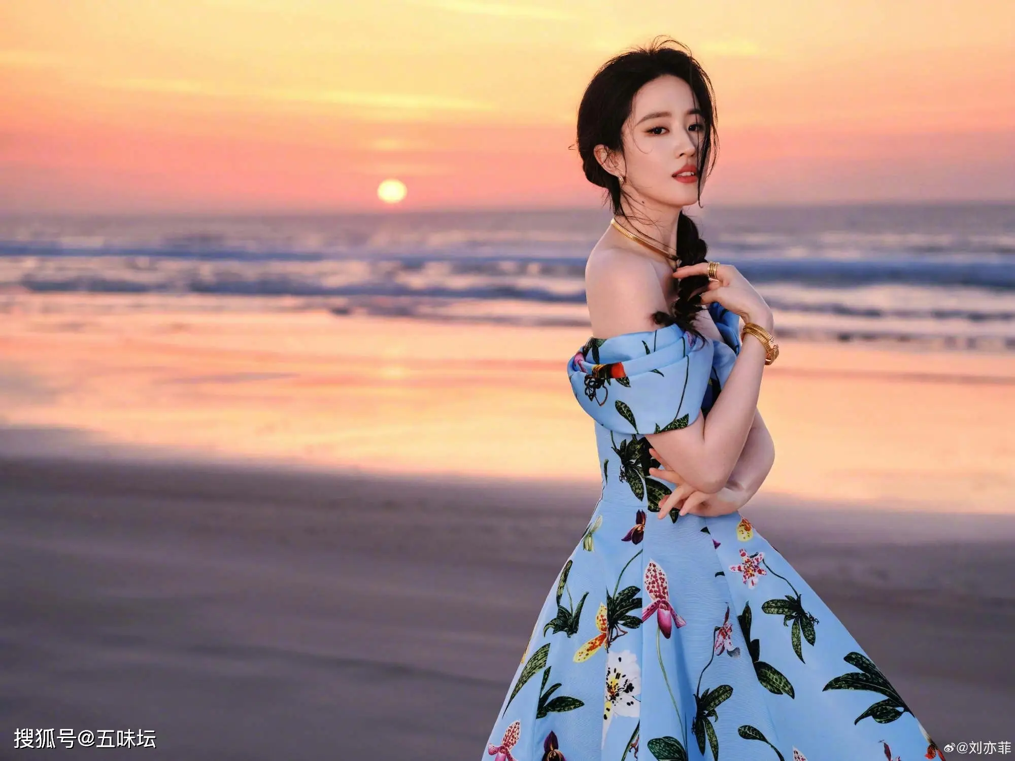 刘一菲承认蹭刘亦菲流量_女孩撞脸刘亦菲_刘一菲走红事件