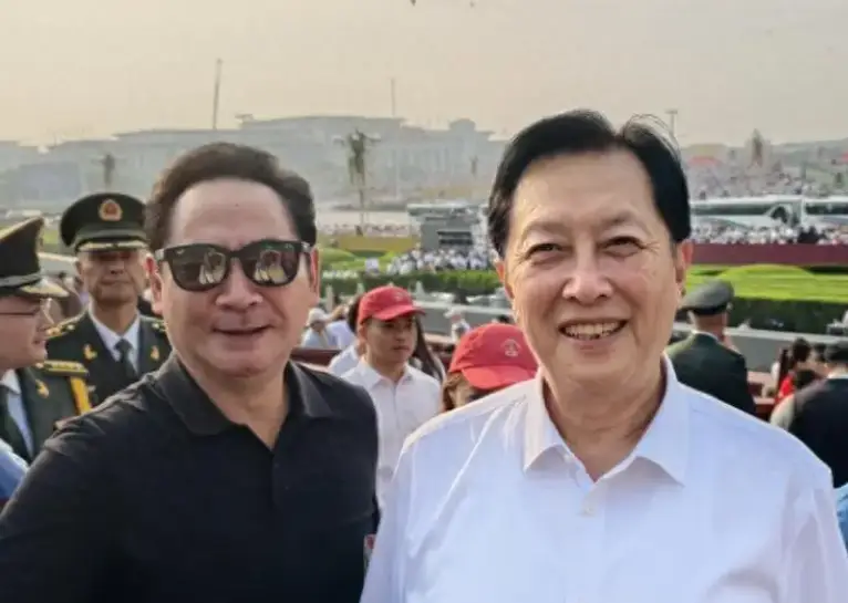 唐国强从奶油小生到帝王专业户的转型之路_唐国强B站爆红和综艺乌龙的真实表现_唐国强“舌战群儒”