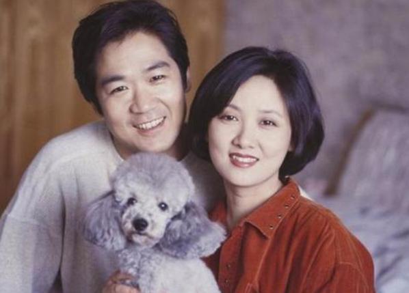 演员张国立前妻_张国立罗秀春离婚原因_张国立前妻罗秀春现状