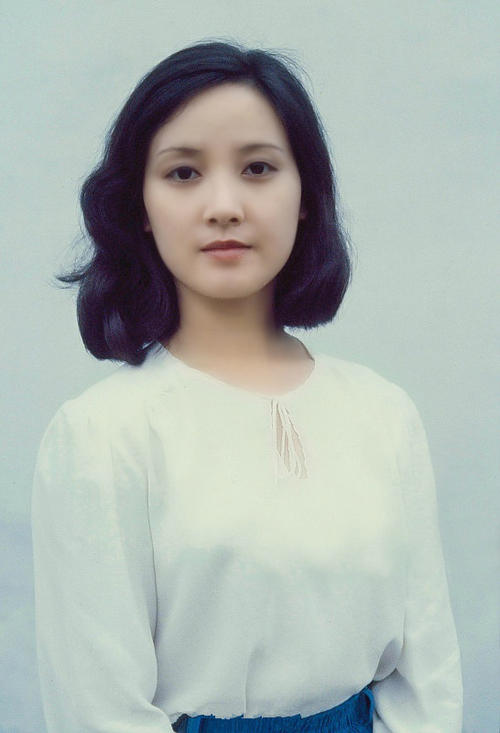 张国立罗秀春离婚原因_演员张国立前妻_张国立前妻罗秀春现状