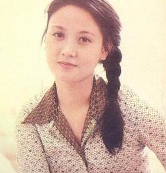 张国立罗秀春离婚原因_张国立前妻罗秀春现状_演员张国立前妻