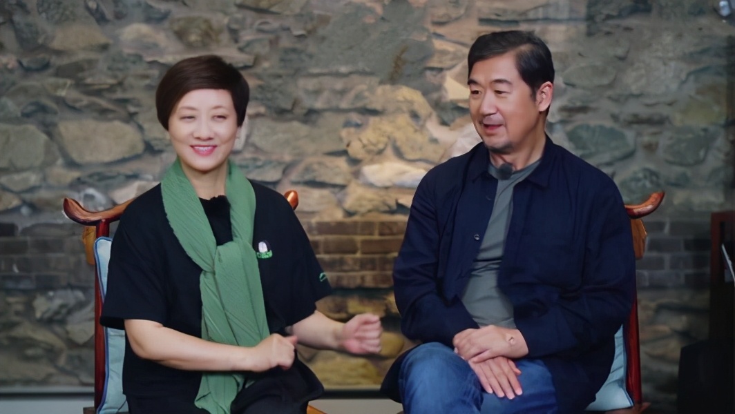 张国立离婚后与邓婕的爱情故事_演员张国立前妻_张国立与前妻罗秀春的婚姻破裂原因