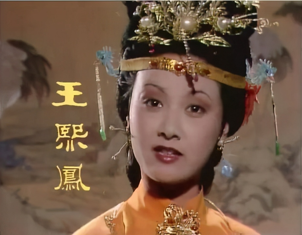 张国立与前妻罗秀春的婚姻破裂原因_演员张国立前妻_张国立离婚后与邓婕的爱情故事