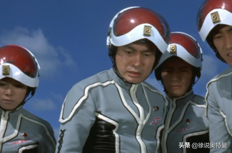 奥特曼机器人_赛文奥特曼金古桥对抗_奥特警备队佩丹星人阴谋