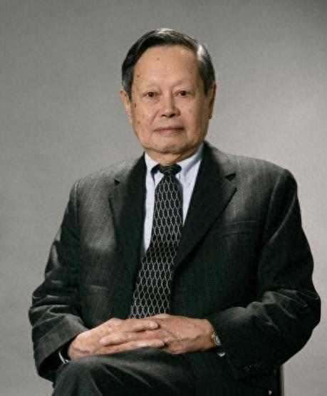 杨振宁被赶出清华_杨振宁 诺贝尔物理学奖获得者 中国科学院院士 清华大学教授_杨振宁 20世纪最伟大的物理学家 杨-米尔斯规范场论