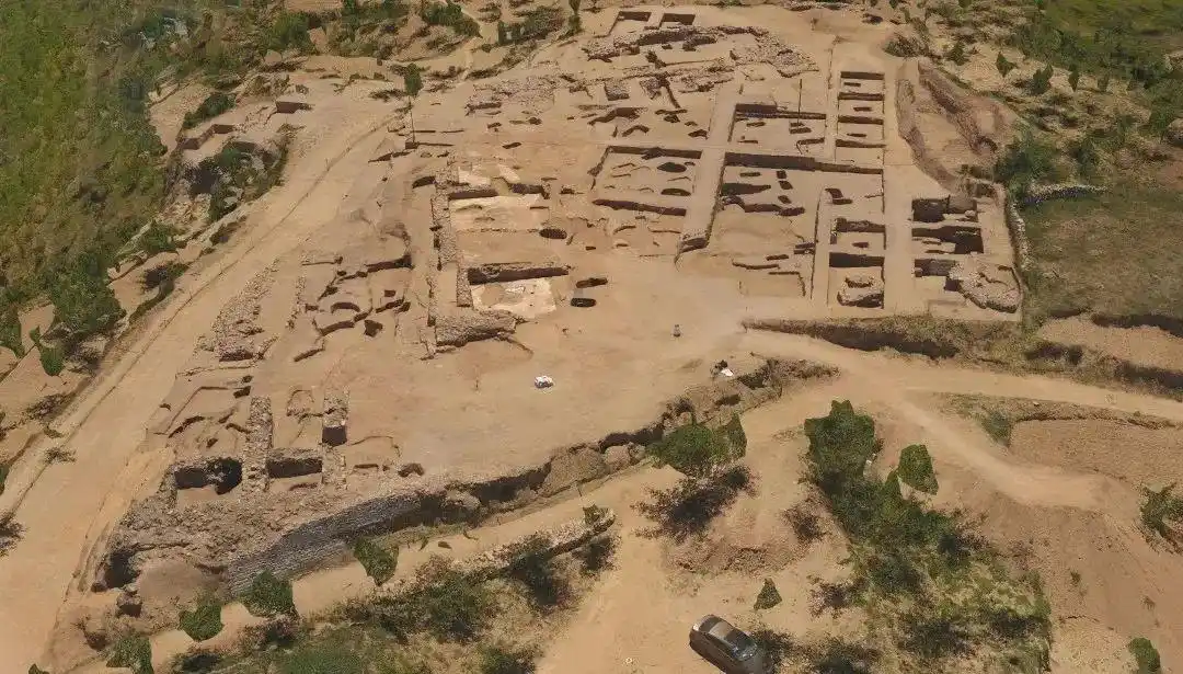 黄海北部实弹射击航行警告_东部战区解放军对美机穿航行动跟监警戒_解放军黄海实弹射击