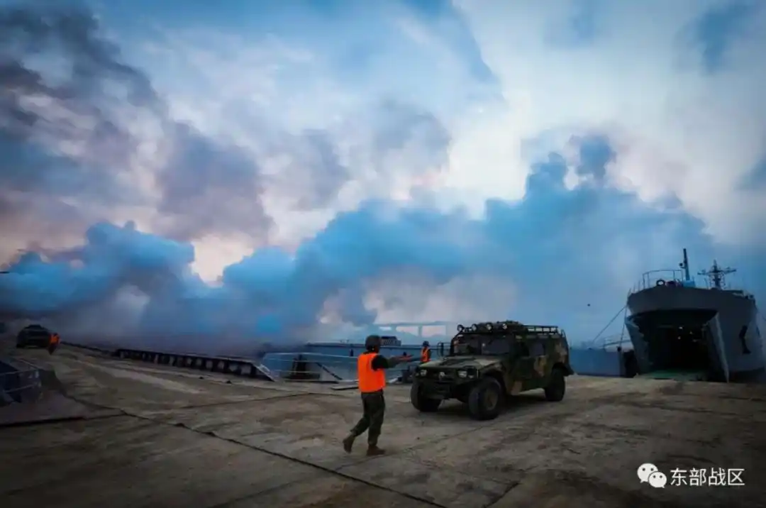 解放军黄海重大军事活动_解放军黄海实弹射击_黄海南部进行实弹射击