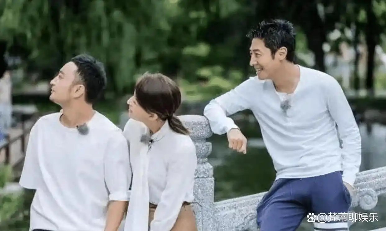 撒贝宁李白婚姻_李白倒追撒贝宁故事_撒贝宁女友李白照片