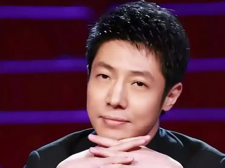 李白与撒贝宁爱情故事_撒贝宁妻子李白个人经历_撒贝宁女友李白照片