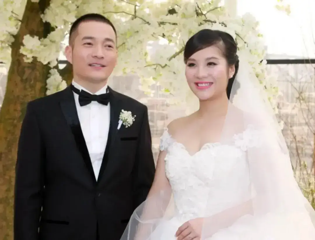 喻恩泰婚变 卓伟爆料 喻恩泰形象危机_喻恩泰回应婚变