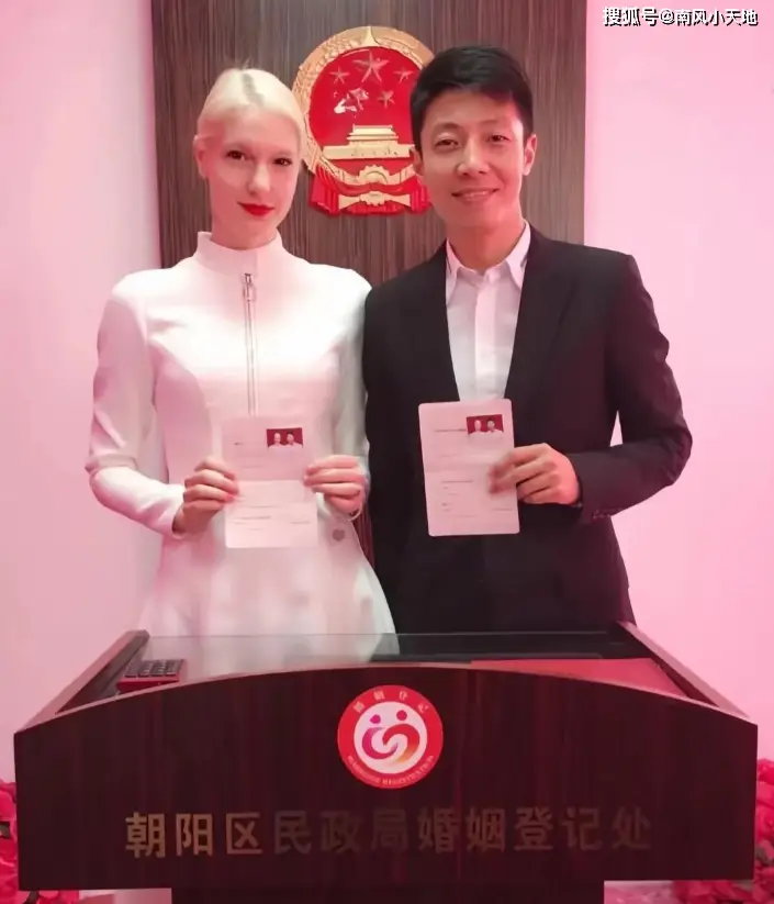 李白混血基因 顶级配置身材管理_混血女神李白 颜值身材事业开挂_撒贝宁女友李白照片