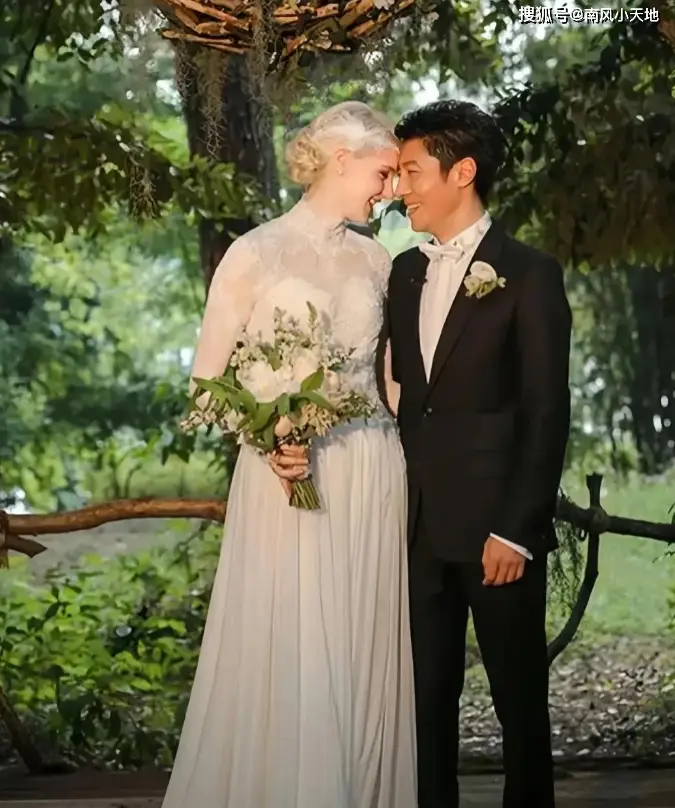 撒贝宁女友李白照片_李白混血基因 顶级配置身材管理_混血女神李白 颜值身材事业开挂