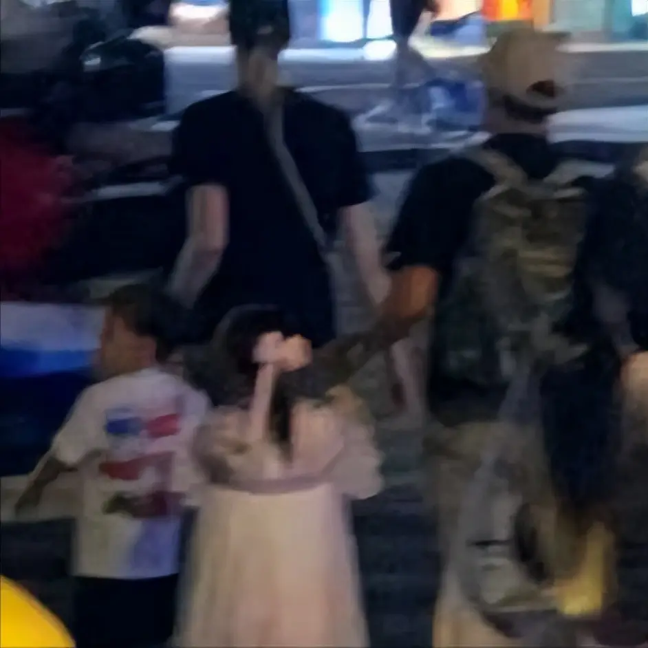 撒贝宁妻子李白 南京旅游 网友偶遇_撒贝宁女友李白照片